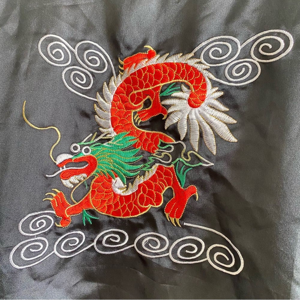 VINTAGE Japanese Silk Dragon Embroidered Kimono - L - Picture 9 of 16